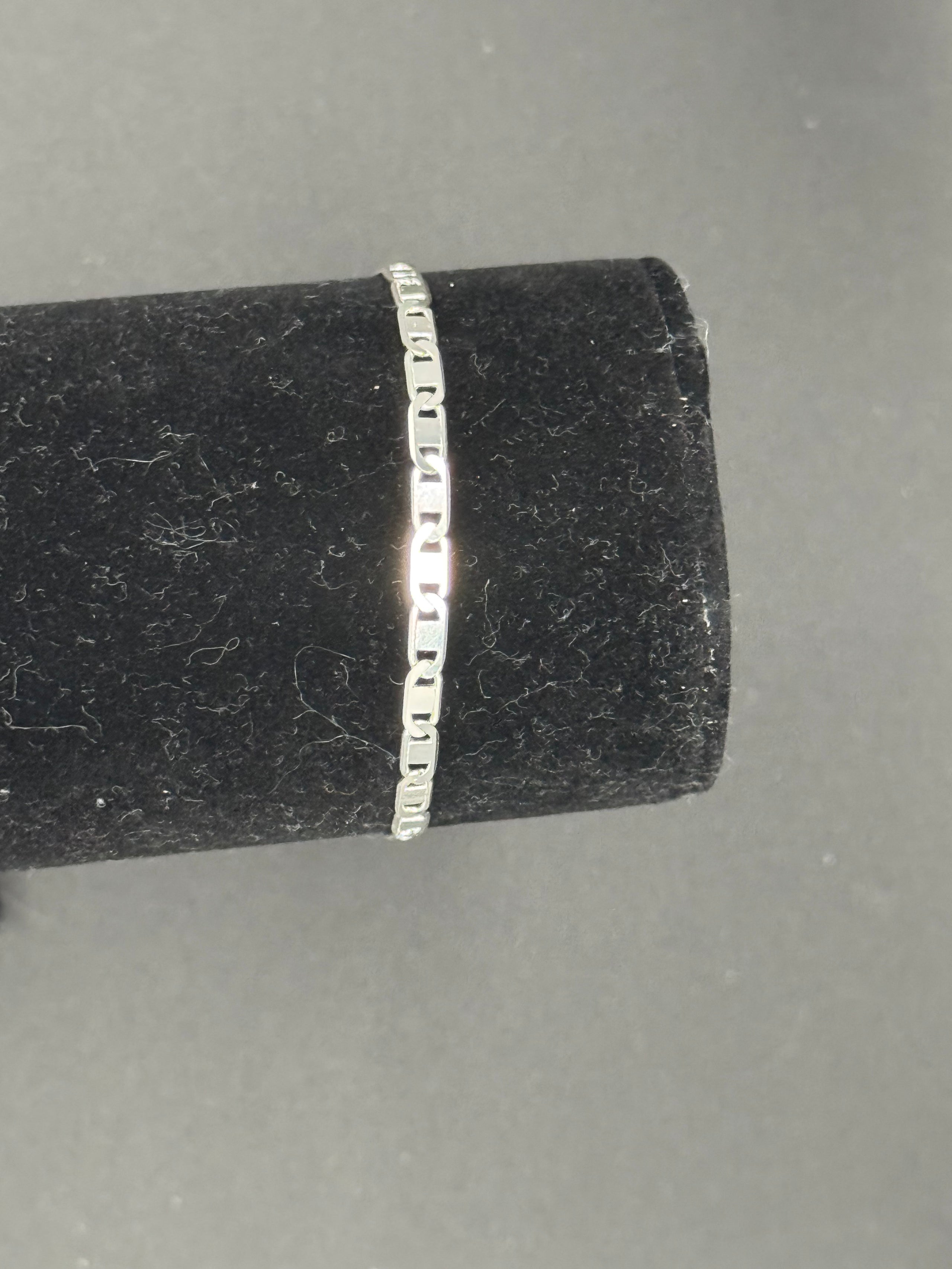 Valentin link bracelet ￼925 silver 8inch bracelet (adjustable)